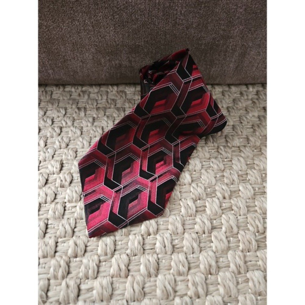 Murano Italia Silk Blend Tie Red Black Grey Geometric Hexagon Pattern